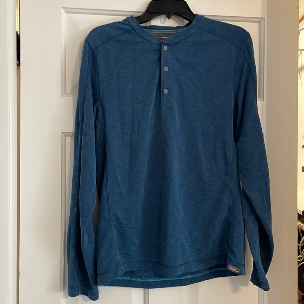 EUC. Eddie Bauer Active Henley. Size M.